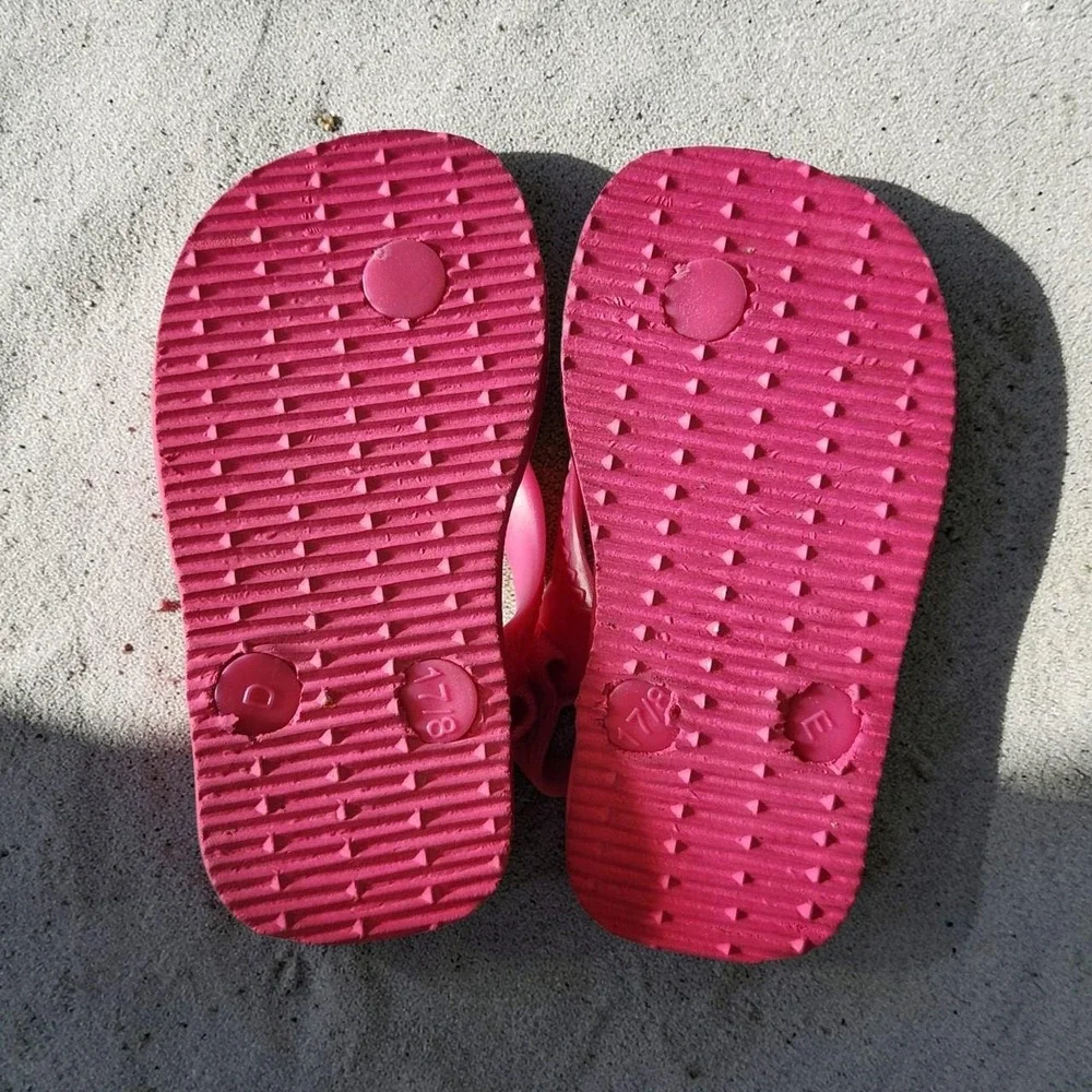 ADORABLE Pink Beach Baby Minnie Mouse Havaianas Pink🎀